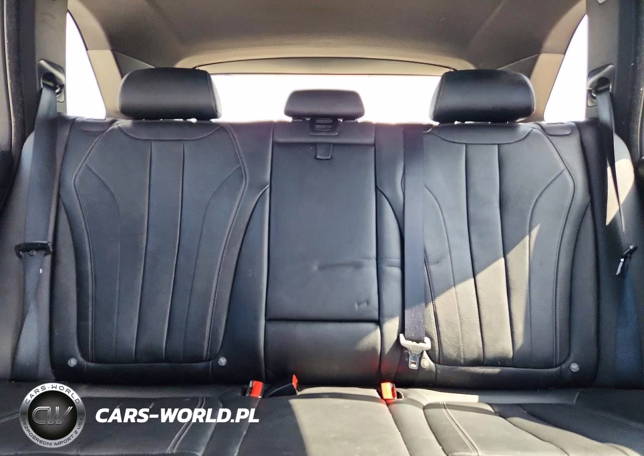 2018 BMW X5 xDrive35I VIN:5UXKR0C54J0Y02637 - 10