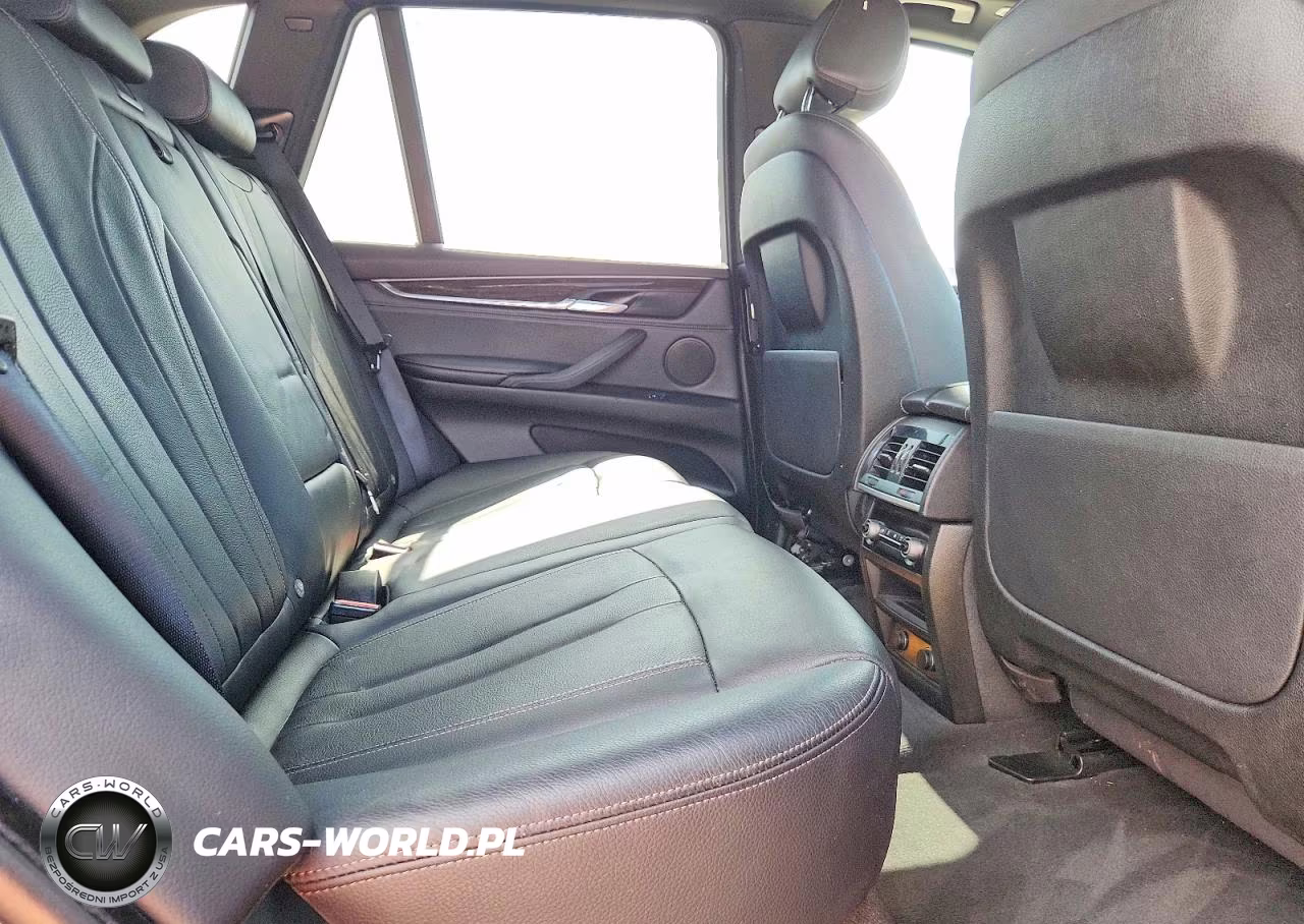 2018 BMW X5 xDrive35I VIN:5UXKR0C54J0Y02637 - 11