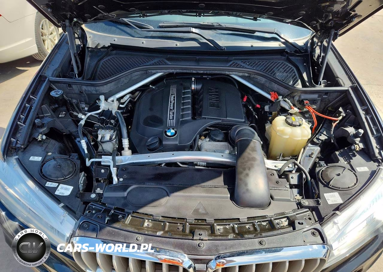 2018 BMW X5 xDrive35I VIN:5UXKR0C54J0Y02637 - 12