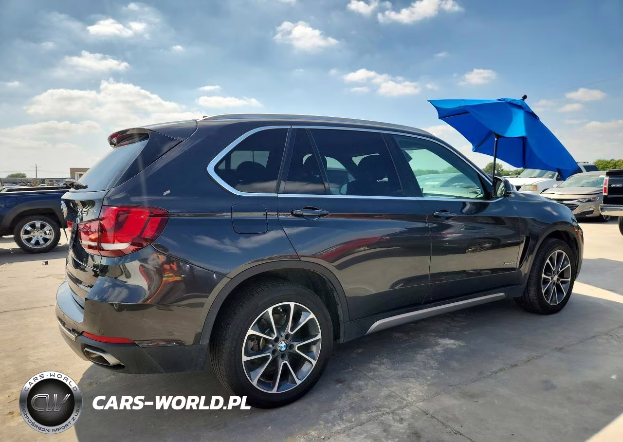 2018 BMW X5 xDrive35I VIN:5UXKR0C54J0Y02637 - 3