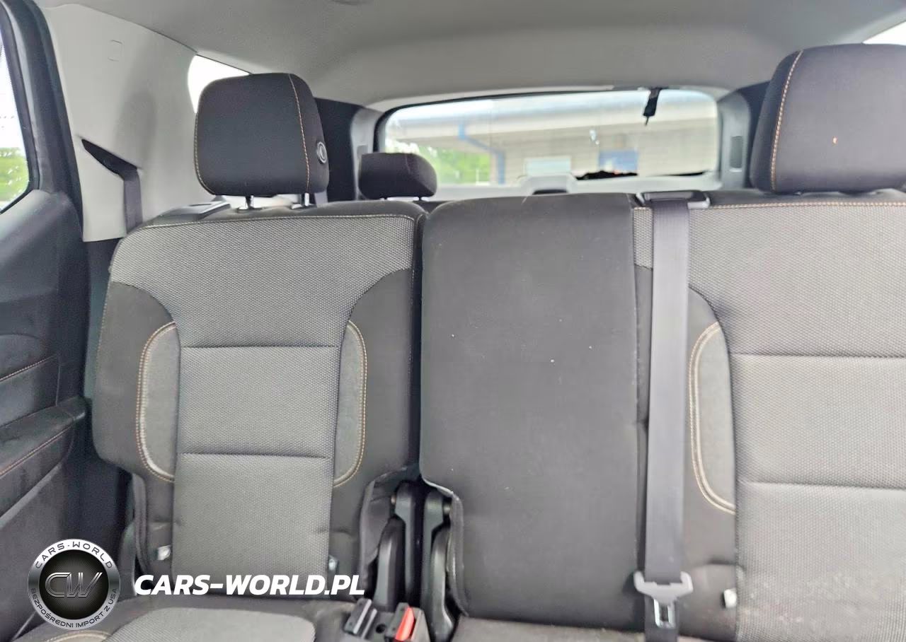 2018 Chevrolet Traverse Ls VIN:1GNERFKW1JJ128203 - 10