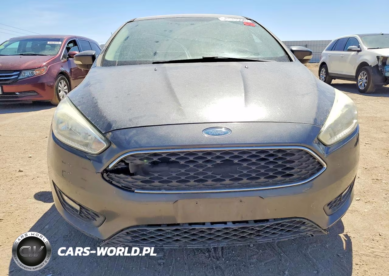 2016 Ford Focus Se VIN:1FADP3F29GL387900 - 5