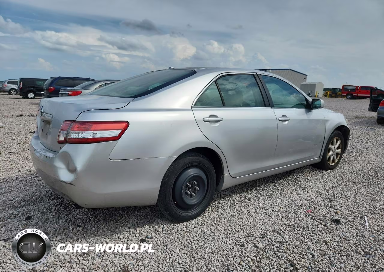 2010 Toyota Camry Le VIN:4T1BF3EK5AU017949 - 3