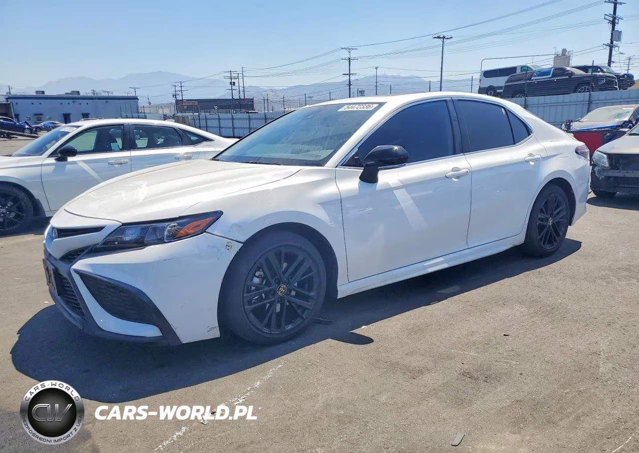 2024 Toyota Camry Hybrid Se – zdjęcie 1 z 12