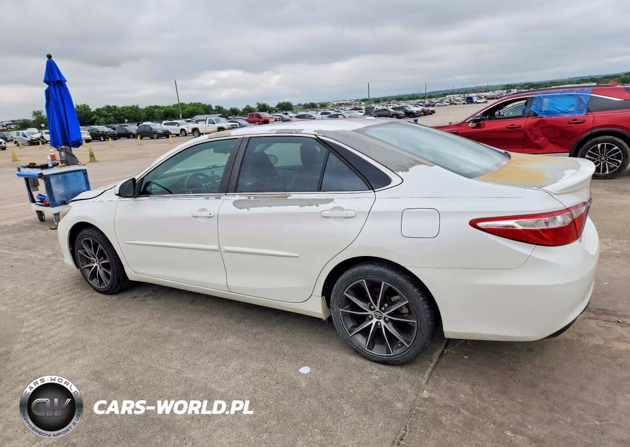 2015 Toyota Camry Xse VIN:4T1BF1FK2FU052572 - 2