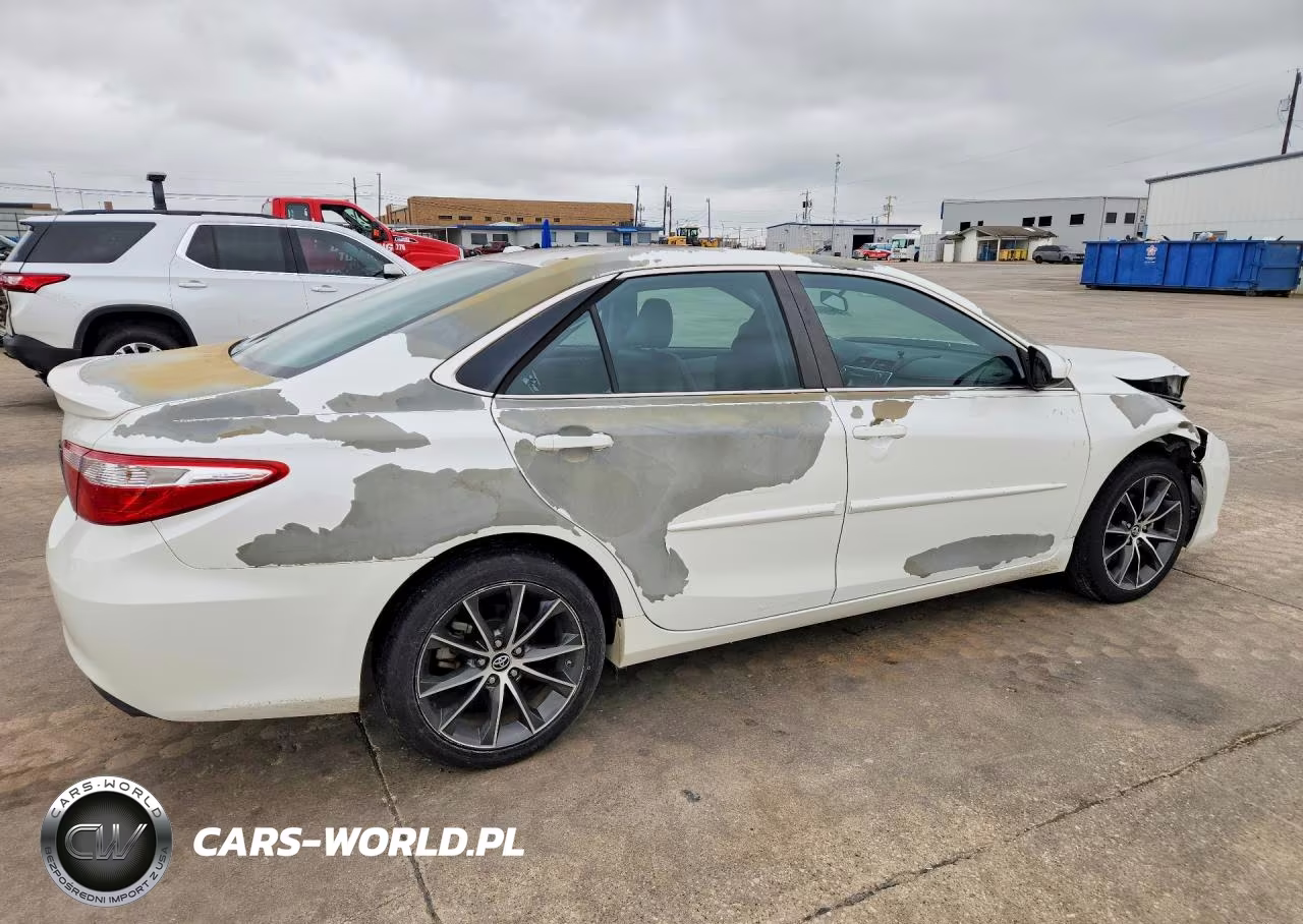 2015 Toyota Camry Xse VIN:4T1BF1FK2FU052572 - 3