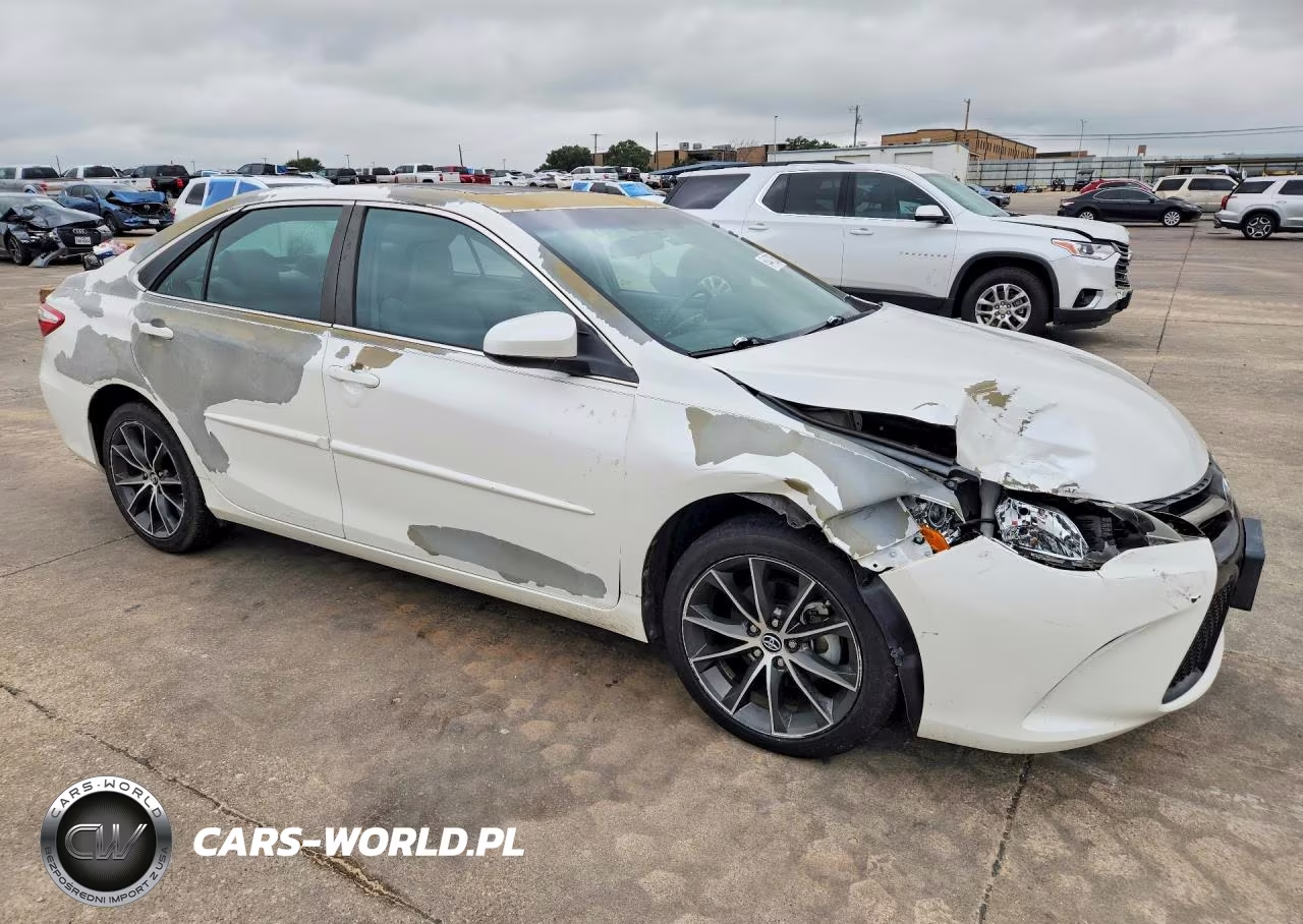 2015 Toyota Camry Xse VIN:4T1BF1FK2FU052572 - 4