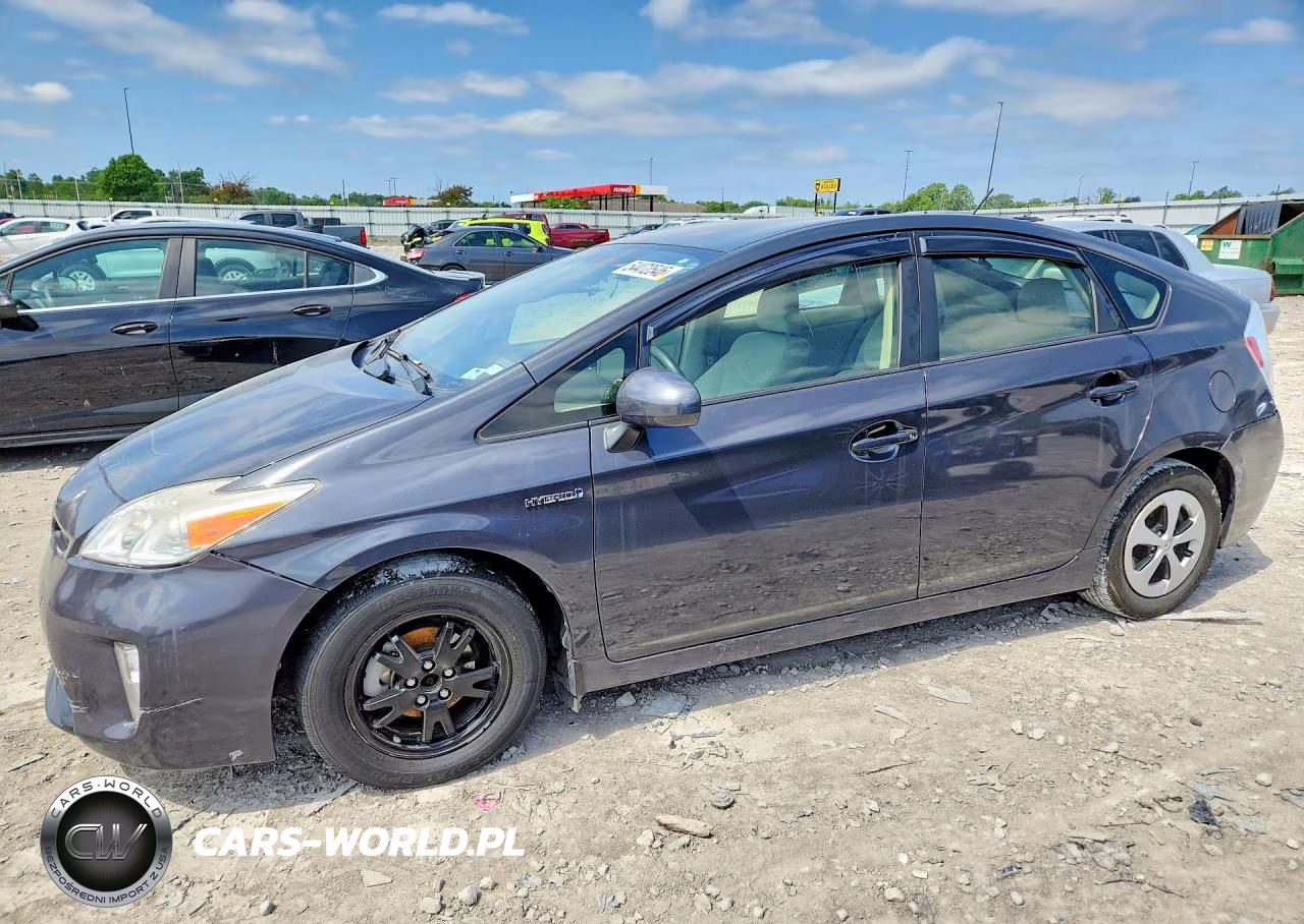 2015 Toyota Prius Three – zdjęcie 1 z 12