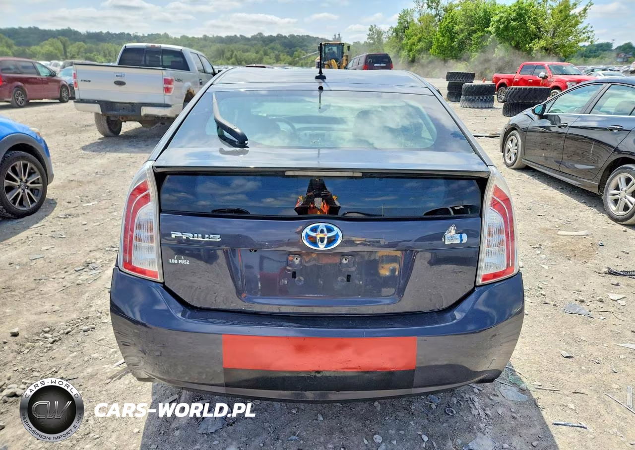 2015 Toyota Prius Three VIN:JTDKN3DU9F0417831 - 6