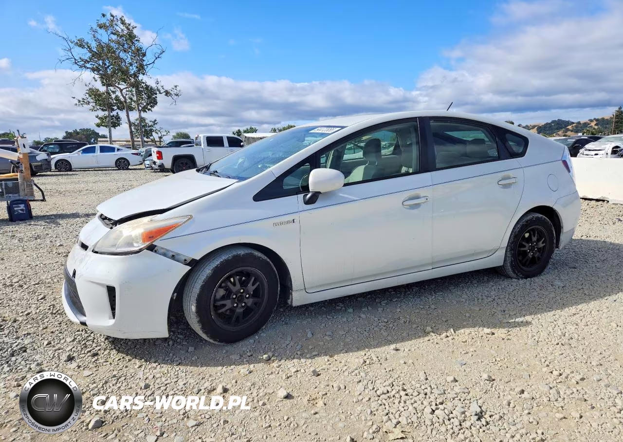2014 Toyota Prius Two – zdjęcie 1 z 12