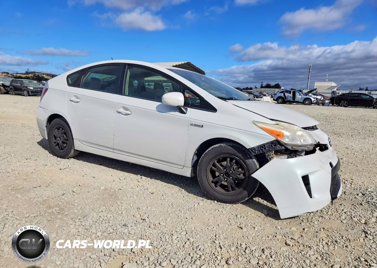 2014 Toyota Prius Two VIN:JTDKN3DU7E1762879 - 4
