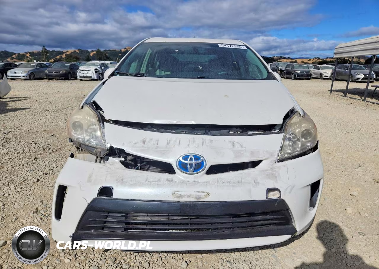 2014 Toyota Prius Two VIN:JTDKN3DU7E1762879 - 5