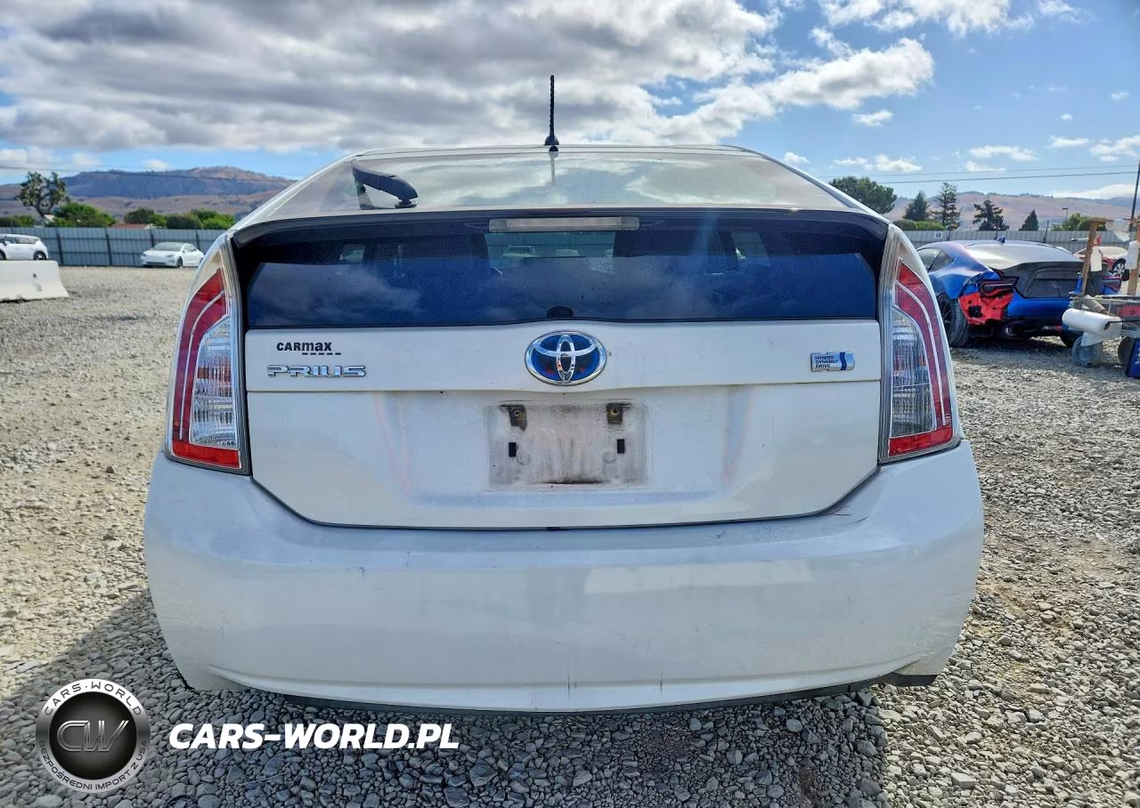 2014 Toyota Prius Two VIN:JTDKN3DU7E1762879 - 6
