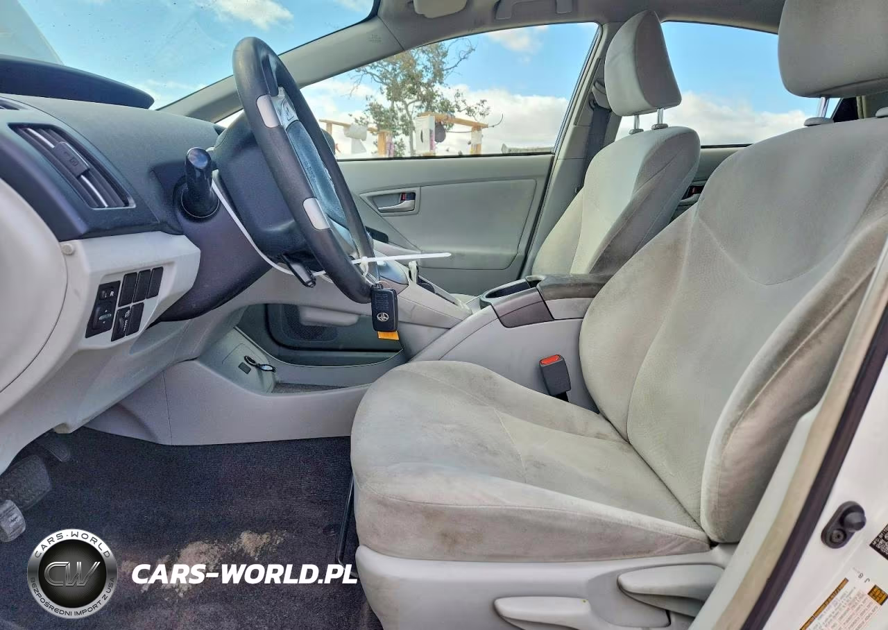 2014 Toyota Prius Two VIN:JTDKN3DU7E1762879 - 7