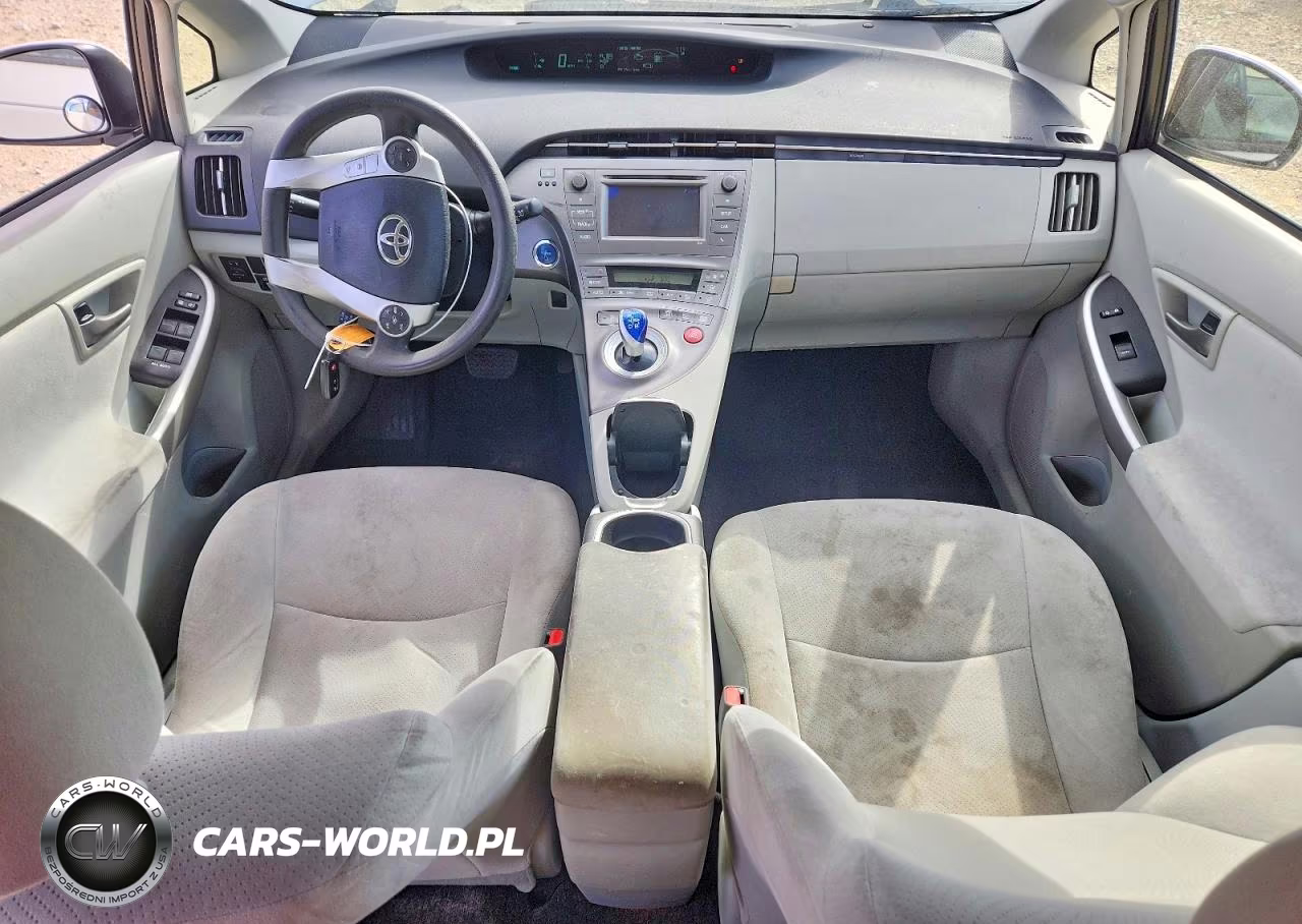 2014 Toyota Prius Two VIN:JTDKN3DU7E1762879 - 8