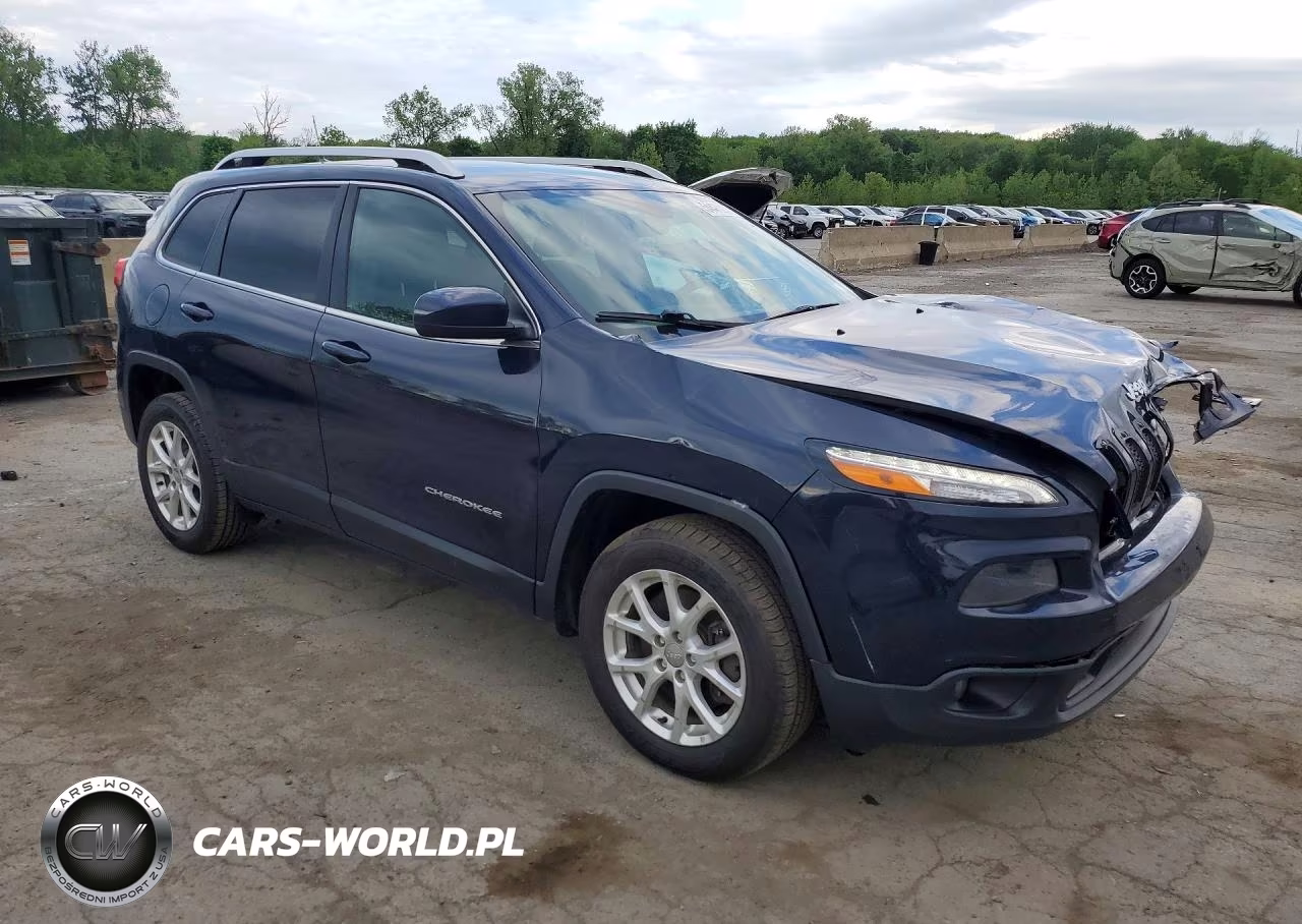 2016 Jeep Cherokee Latitude VIN:1C4PJMCS6GW131926 - 4