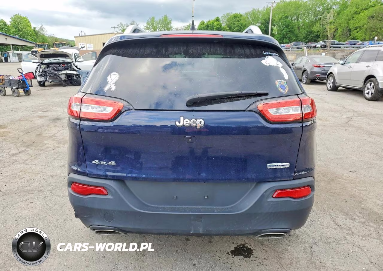 2016 Jeep Cherokee Latitude VIN:1C4PJMCS6GW131926 - 6