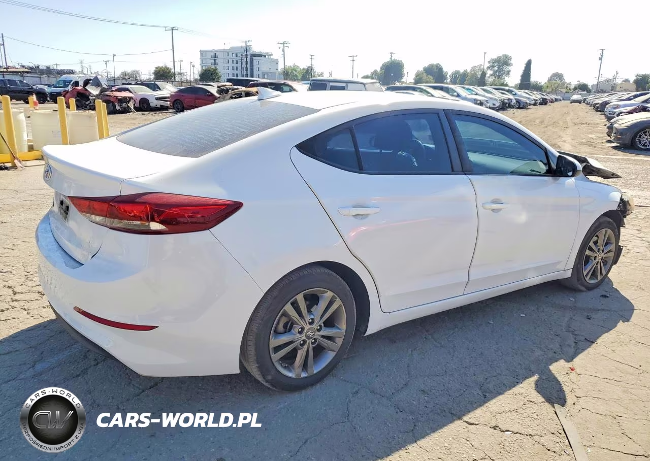 2018 Hyundai Elantra Sel VIN:5NPD84LF6JH240577 - 3