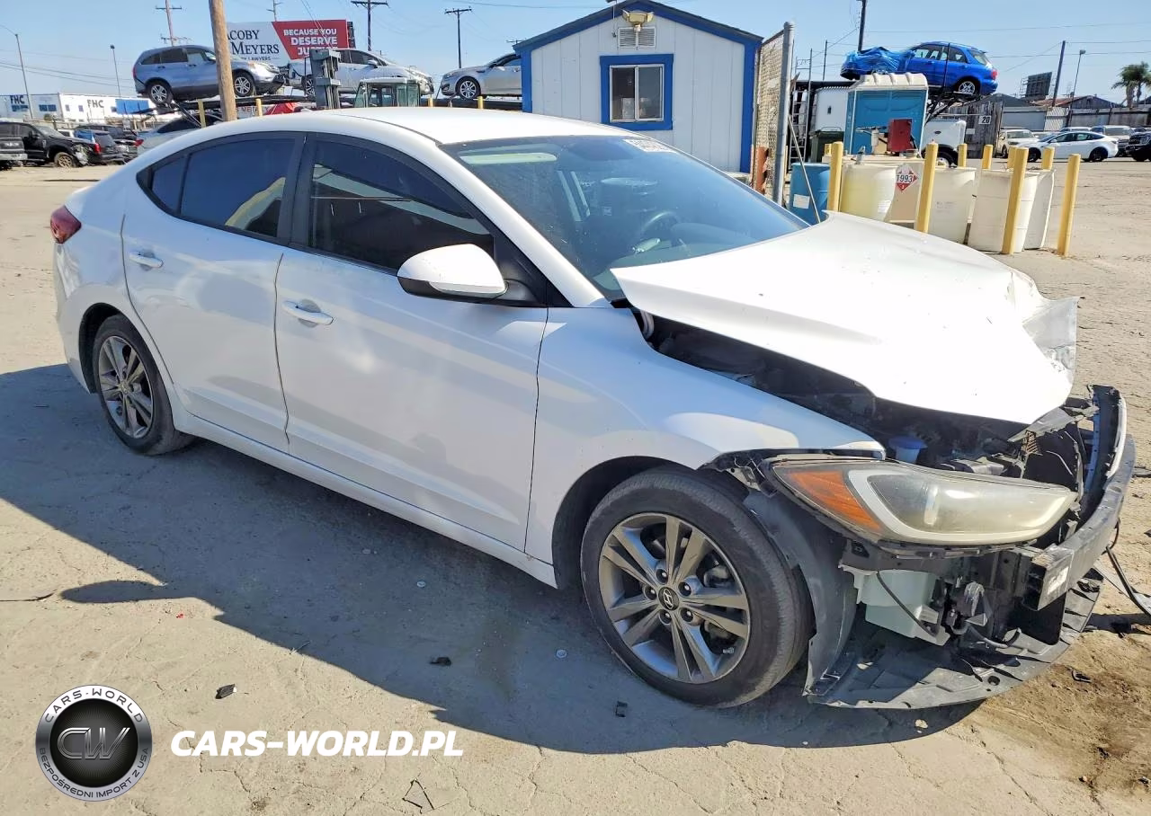 2018 Hyundai Elantra Sel VIN:5NPD84LF6JH240577 - 4