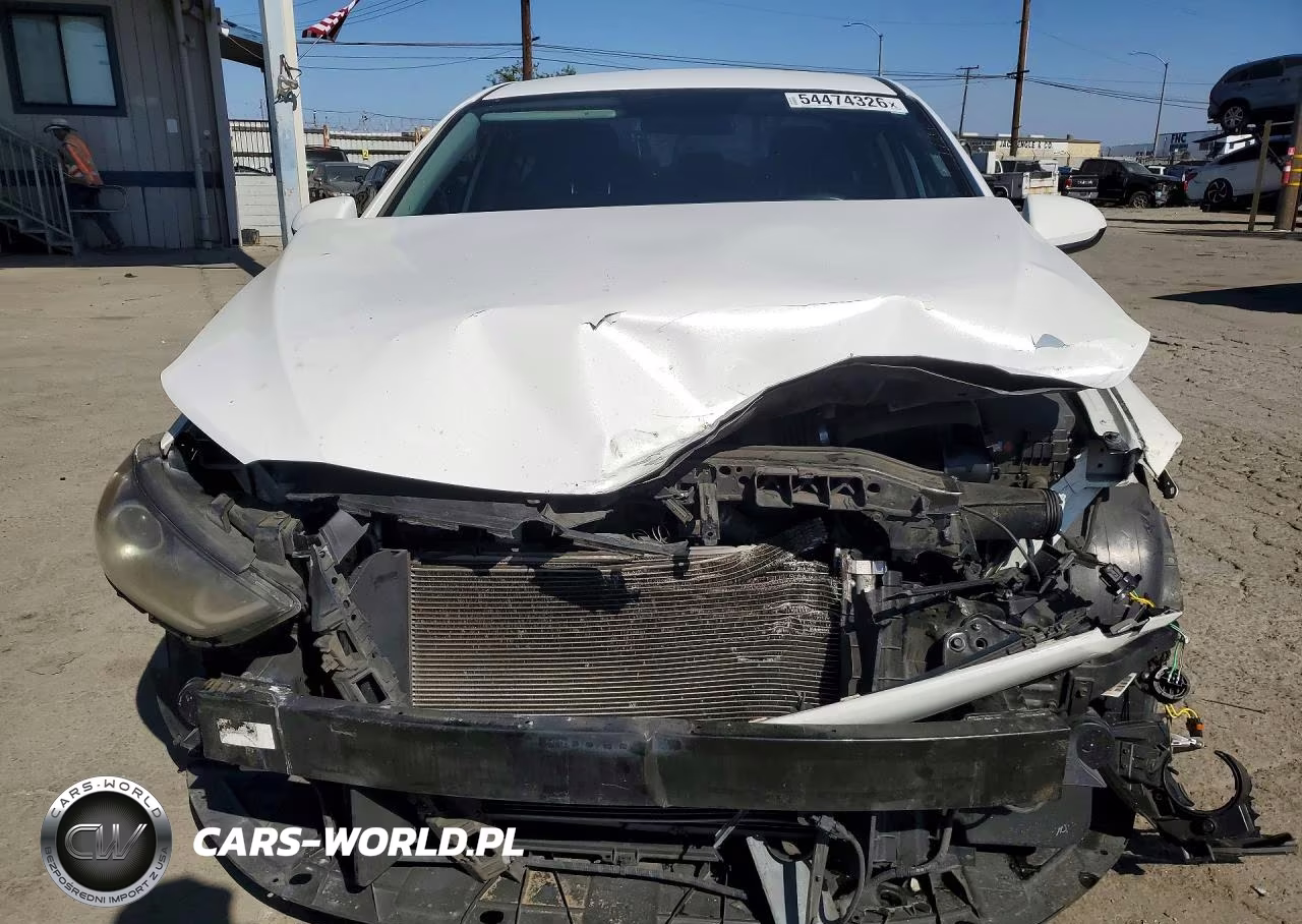 2018 Hyundai Elantra Sel VIN:5NPD84LF6JH240577 - 5