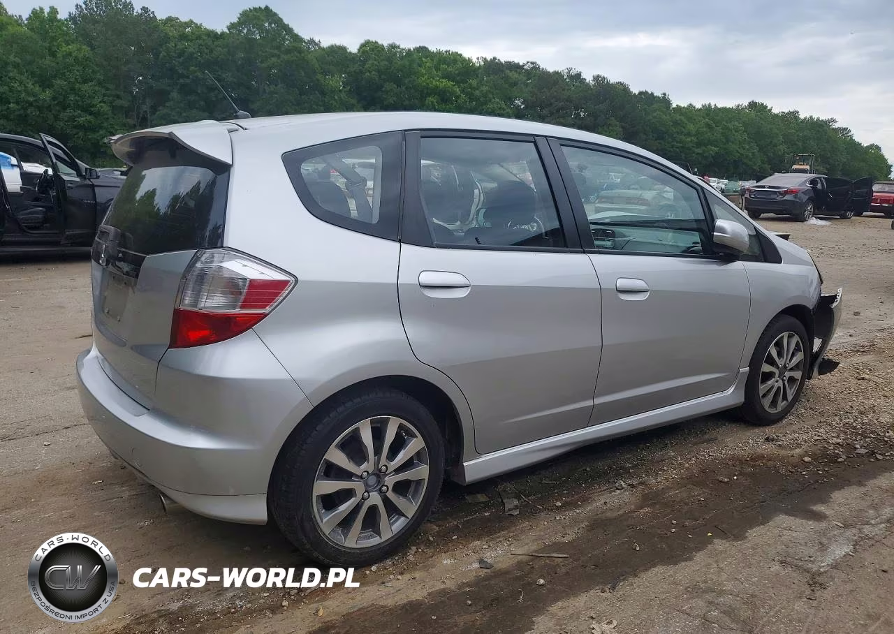 2012 Honda Fit Sport VIN:JHMGE8H57CC004661 - 3