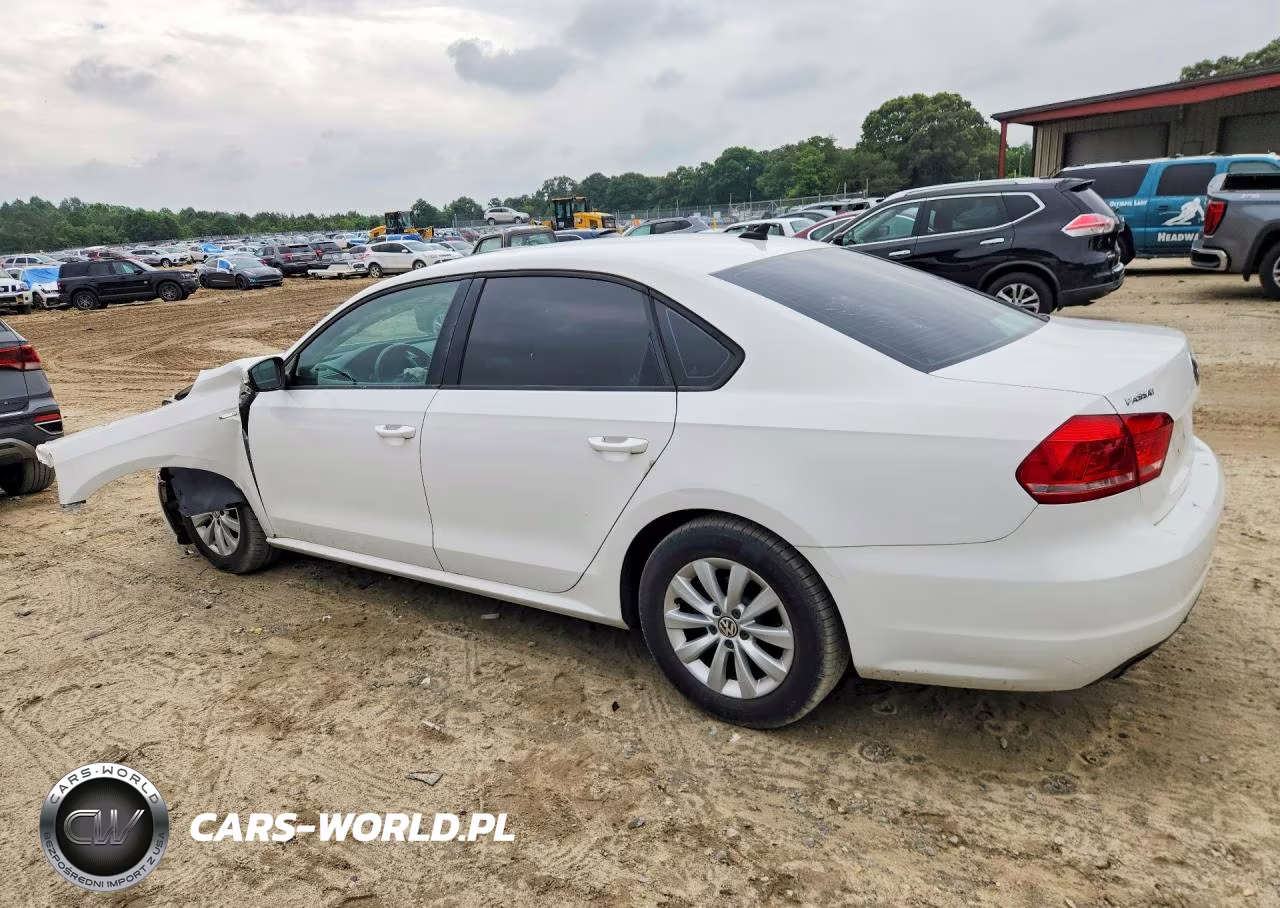 2015 Volkswagen Passat S VIN:1VWAT7A33FC068424 - 2