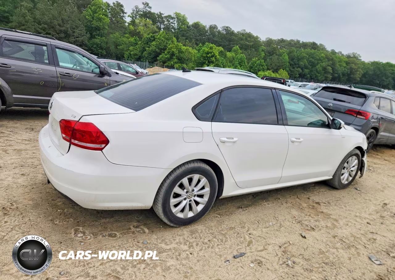 2015 Volkswagen Passat S VIN:1VWAT7A33FC068424 - 3