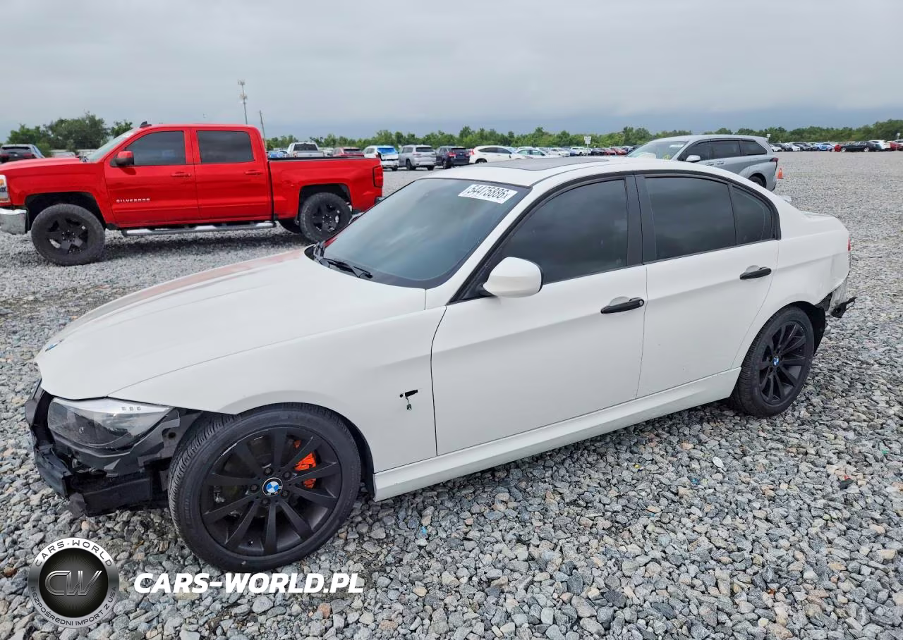 2011 BMW 328 I – zdjęcie 1 z 12