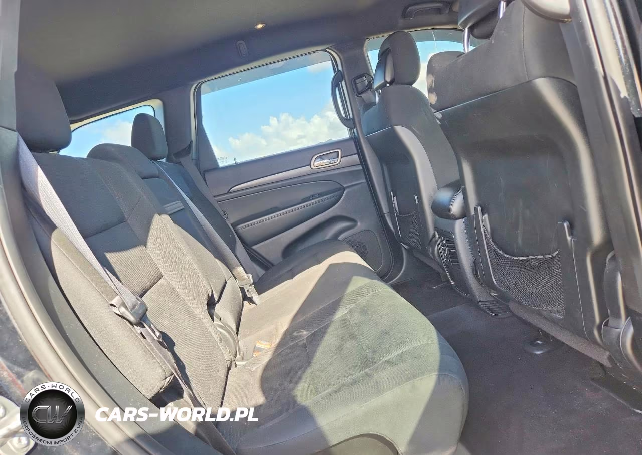 2017 Jeep Grand Cherokee Laredo VIN:1C4RJFAGXHC962822 - 11