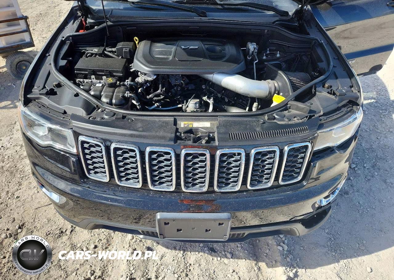 2017 Jeep Grand Cherokee Laredo VIN:1C4RJFAGXHC962822 - 12