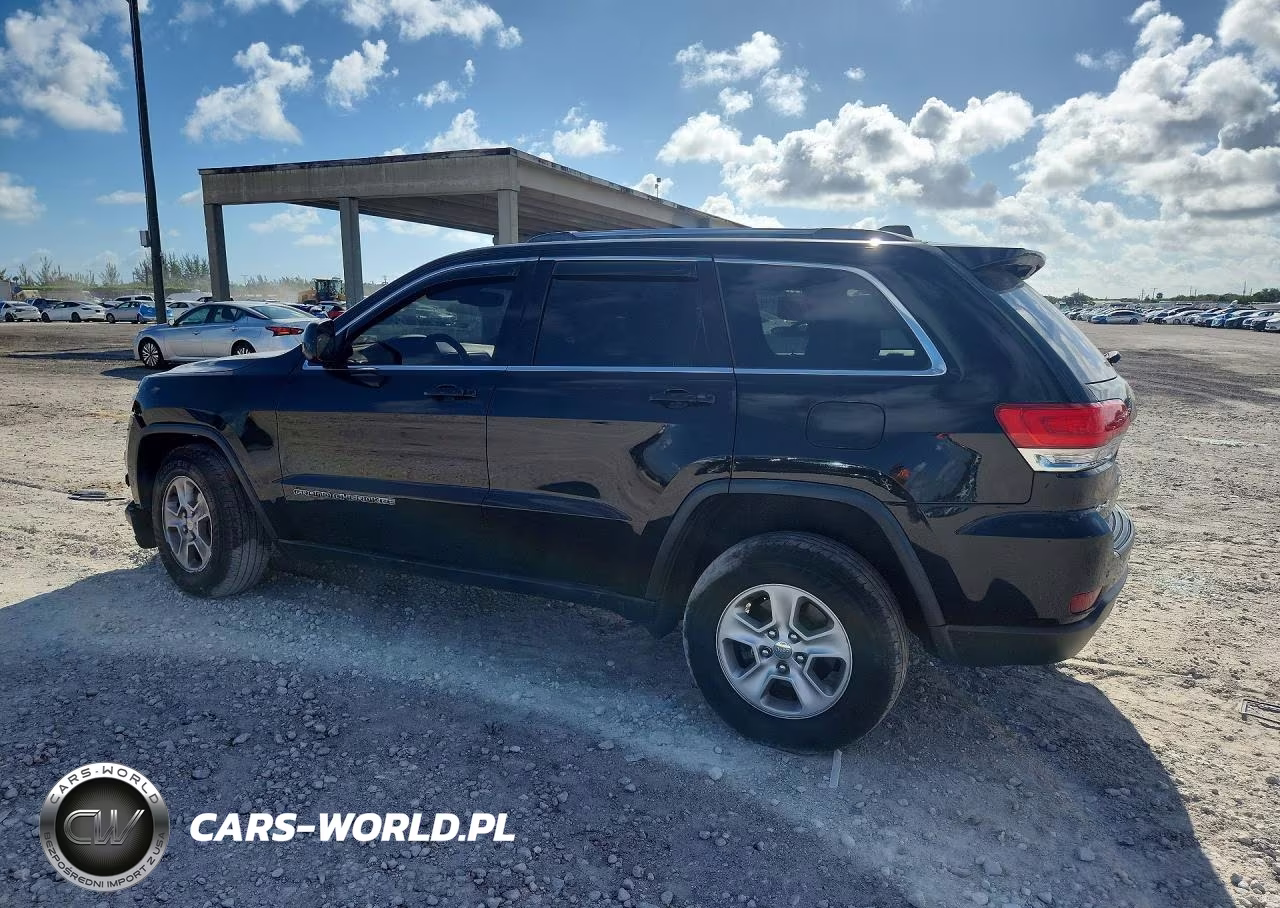 2017 Jeep Grand Cherokee Laredo VIN:1C4RJFAGXHC962822 - 2