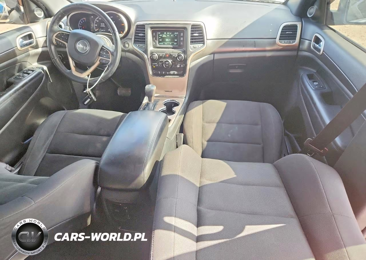 2017 Jeep Grand Cherokee Laredo VIN:1C4RJFAGXHC962822 - 8