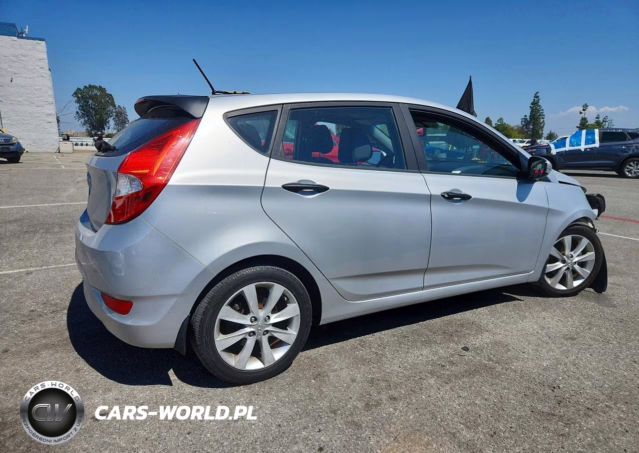 2013 Hyundai Accent Se VIN:KMHCU5AE3DU130664 - 3