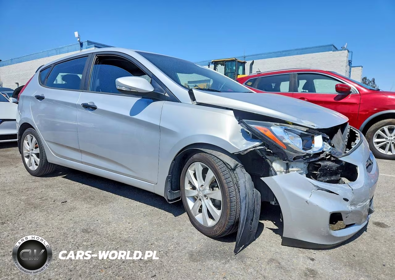 2013 Hyundai Accent Se VIN:KMHCU5AE3DU130664 - 4