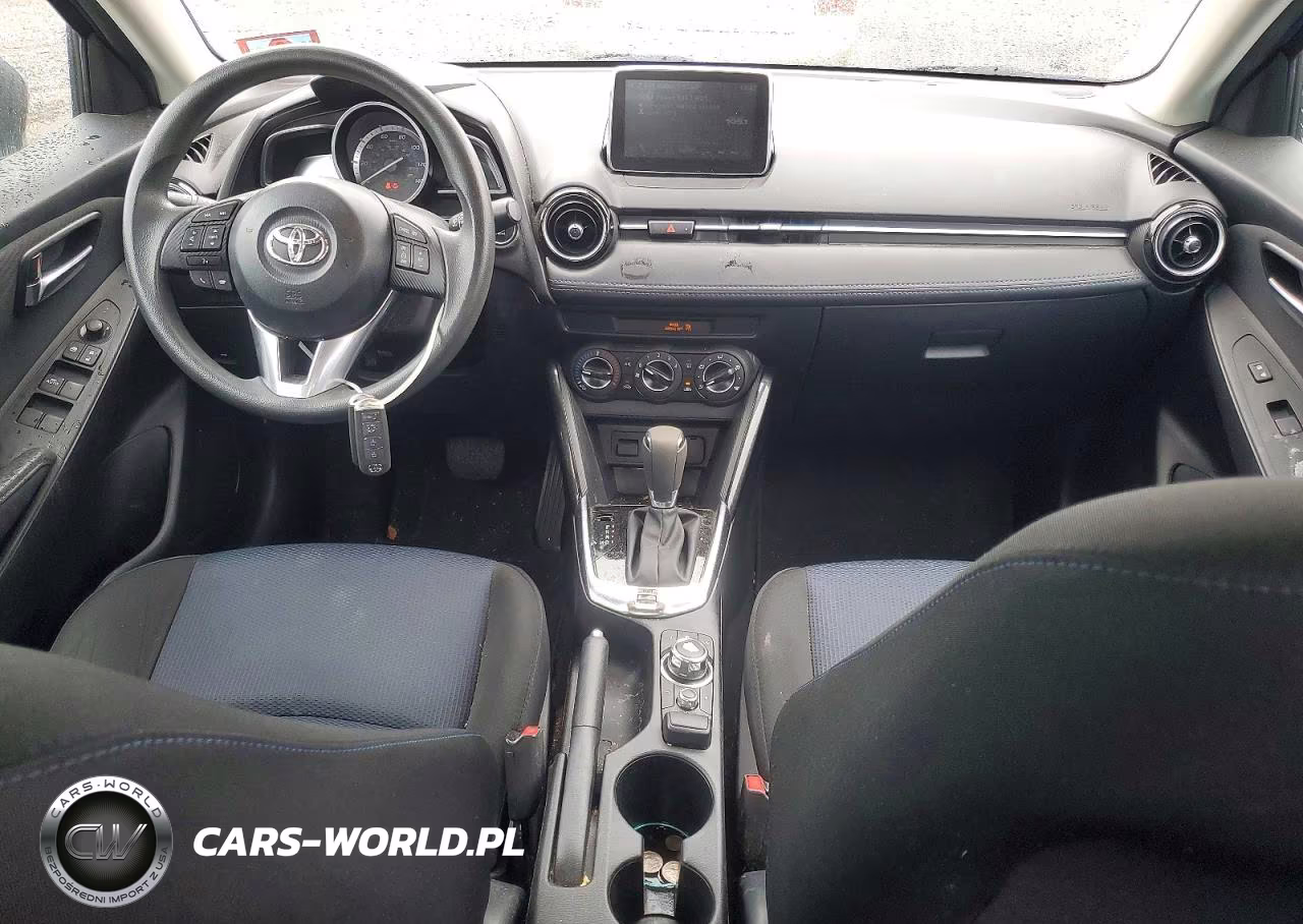 2018 Toyota Yaris Ia Base VIN:3MYDLBYV0JY301512 - 8