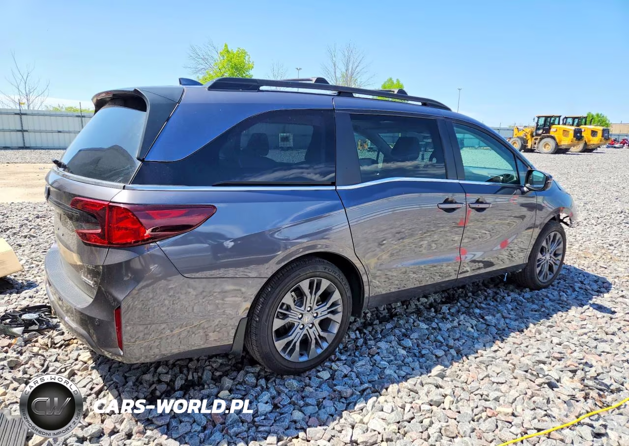 2026 Honda Odyssey Touring VIN:5FNRL6H85TB001100 - 3