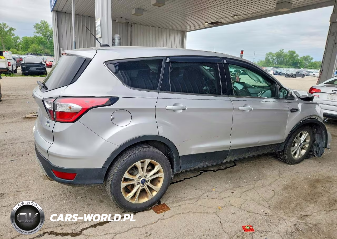 2017 Ford Escape Se VIN:1FMCU0GD6HUC94420 - 3