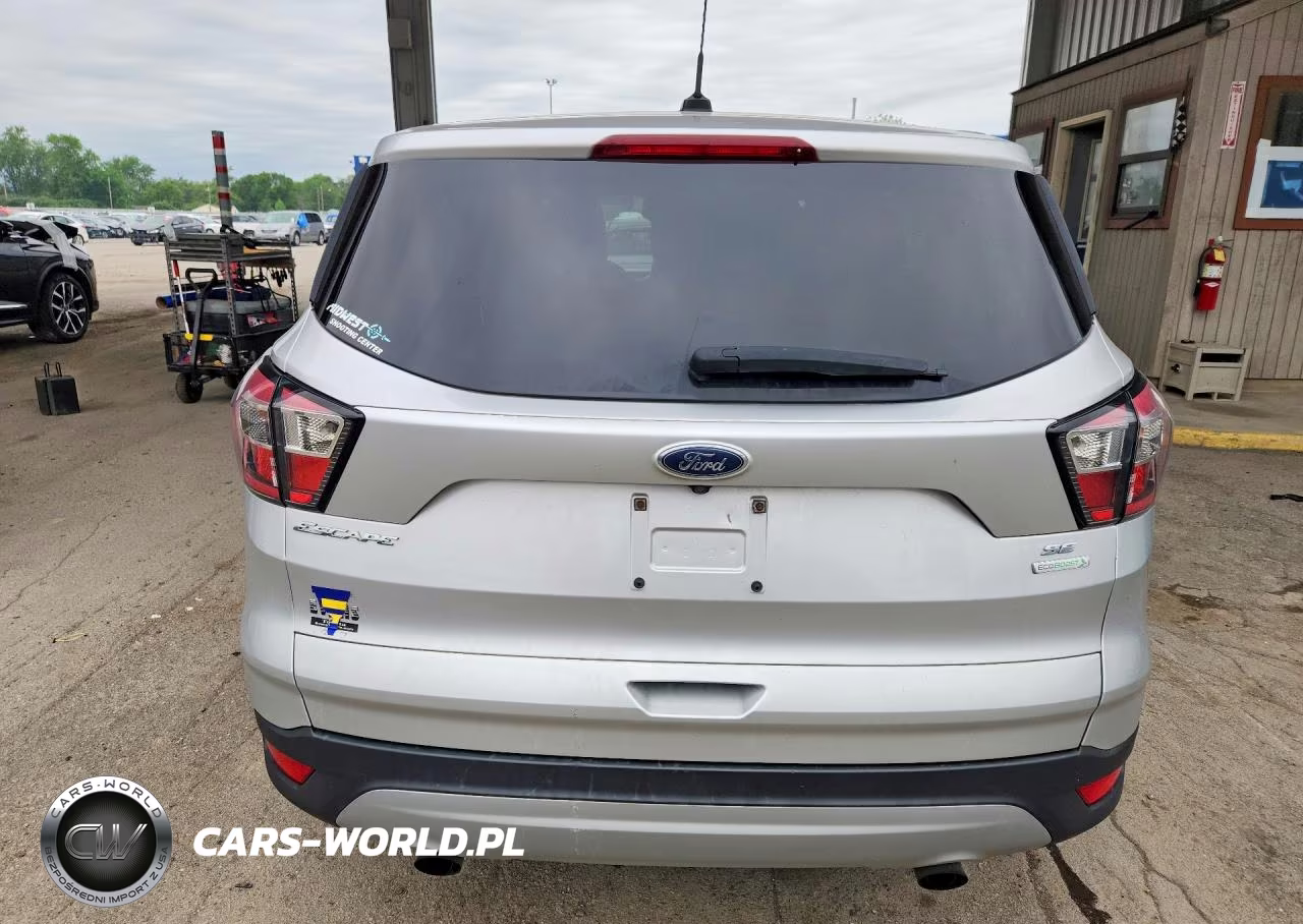 2017 Ford Escape Se VIN:1FMCU0GD6HUC94420 - 6