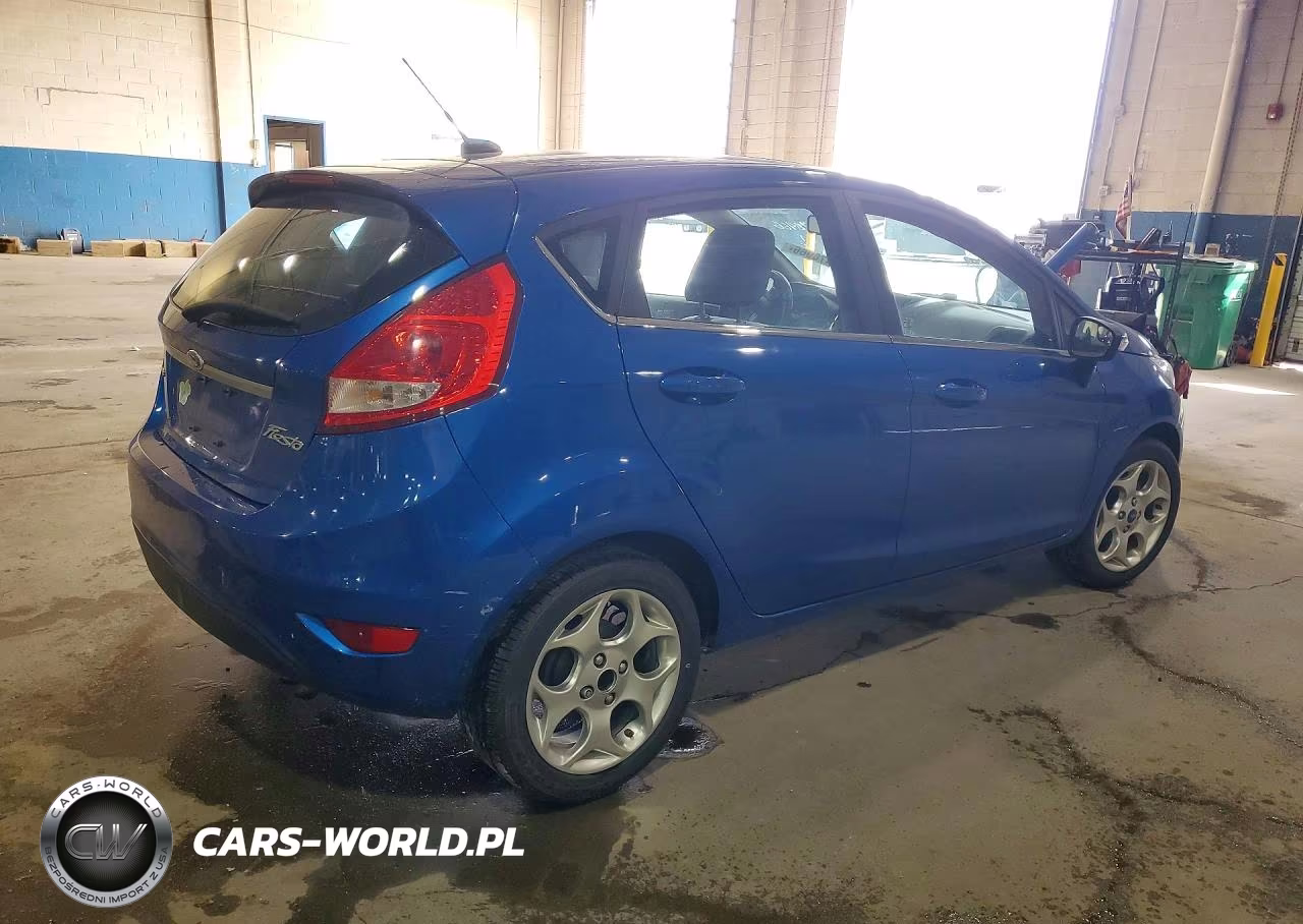2011 Ford Fiesta Ses VIN:3FADP4FJ4BM196261 - 3