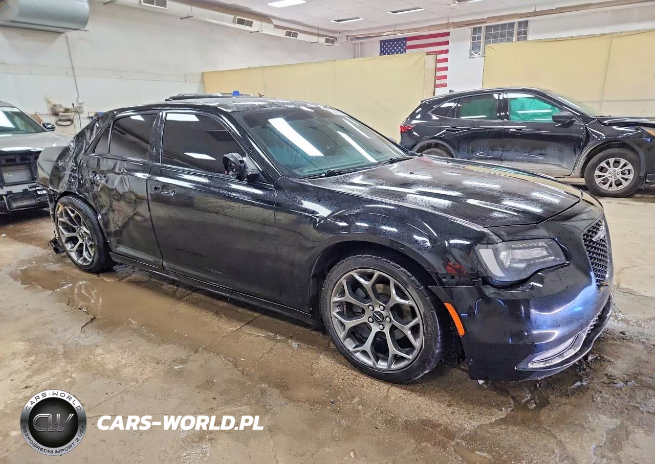 2016 Chrysler 300 S VIN:2C3CCABG0GH304489 - 4