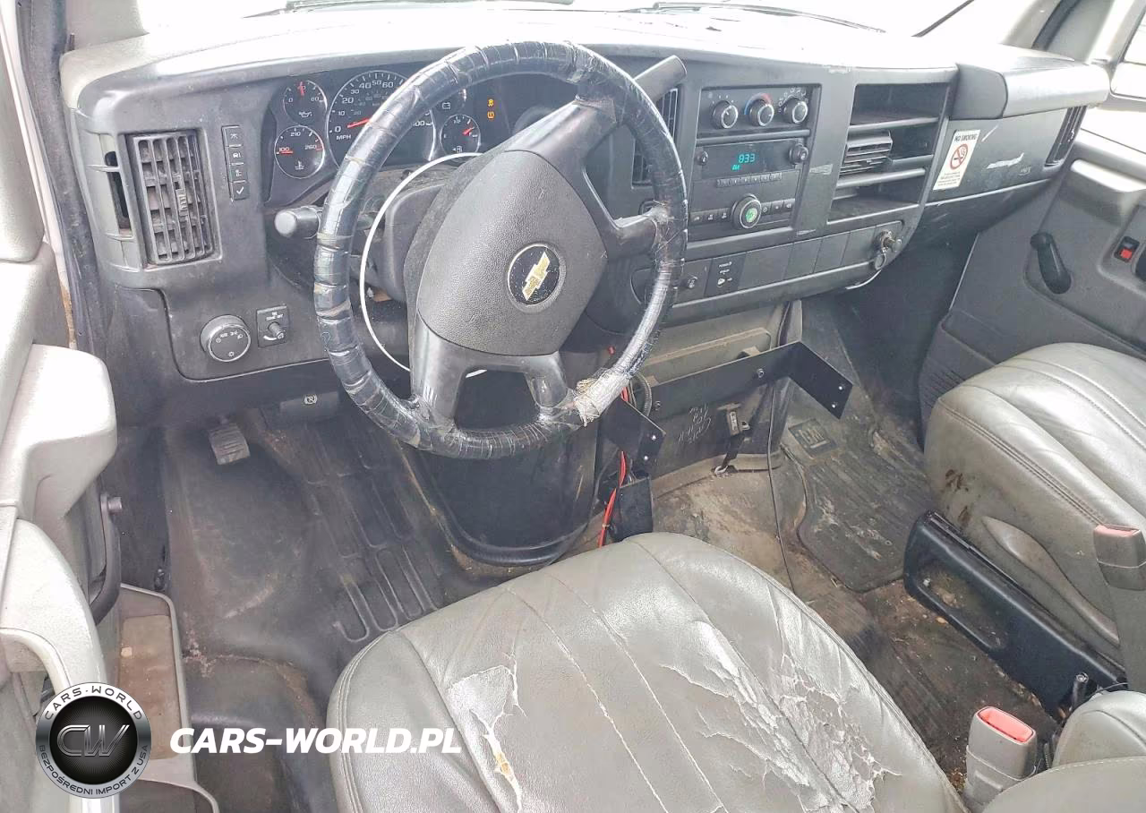 2012 Chevrolet Express G2500 VIN:1GCWGFCA2C1120104 - 8