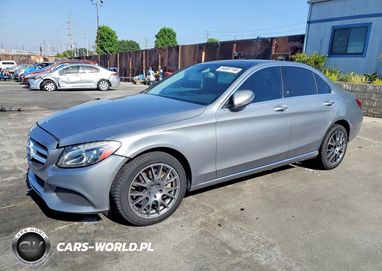 2015 Mercedes-Benz C 300 4Matic – zdjęcie 1 z 12