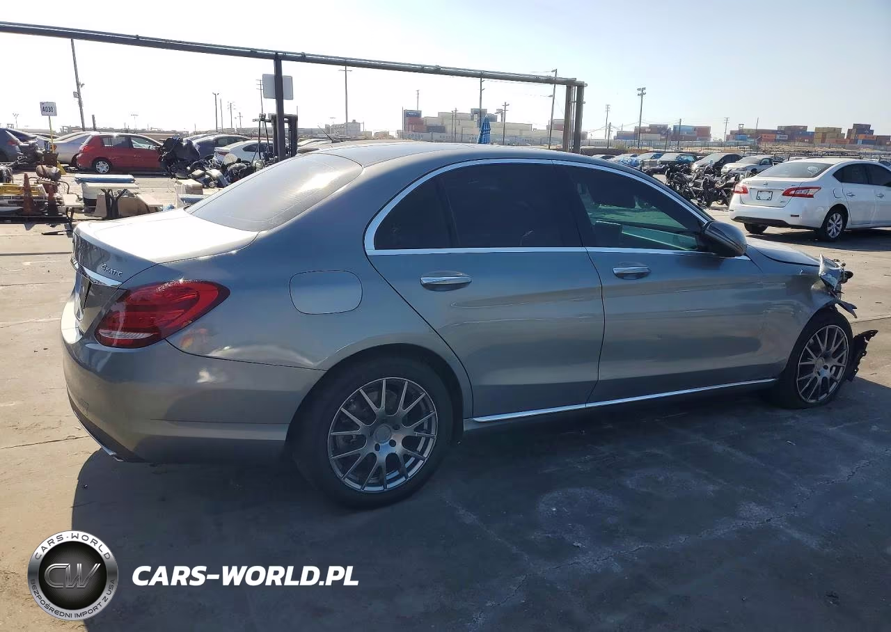 2015 Mercedes-Benz C 300 4Matic VIN:55SWF4KB0FU033670 - 3
