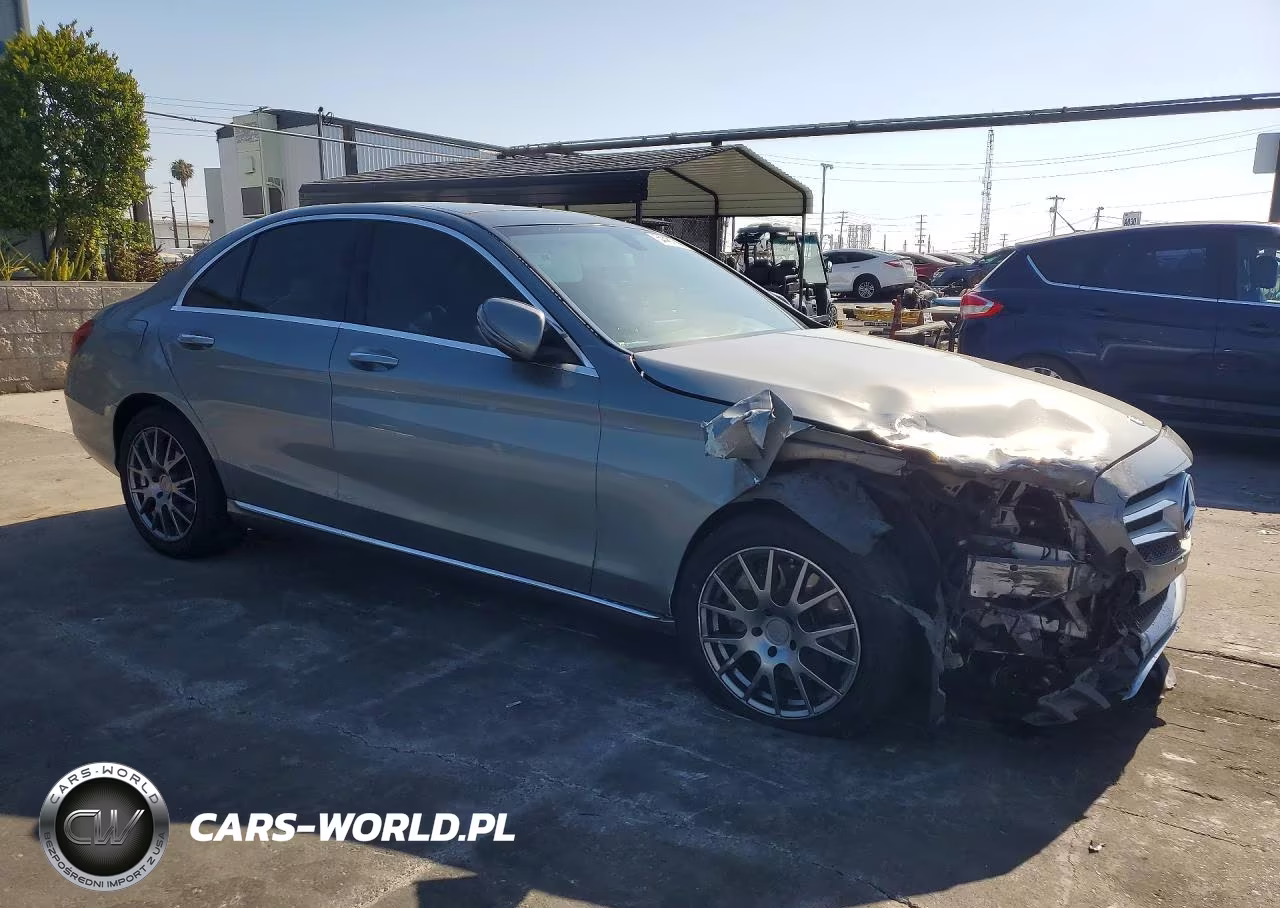 2015 Mercedes-Benz C 300 4Matic VIN:55SWF4KB0FU033670 - 4