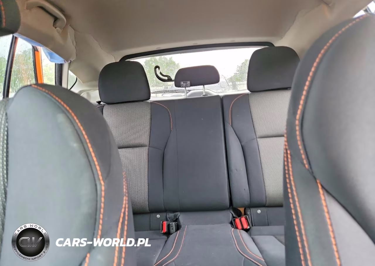 2019 Subaru Crosstrek Premium VIN:JF2GTACC2KH353556 - 10