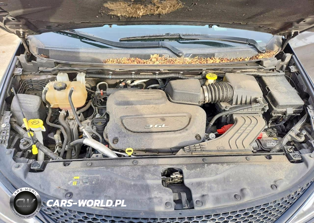 2018 Chrysler Pacifica Touring L Plus VIN:2C4RC1EG4JR227628 - 12