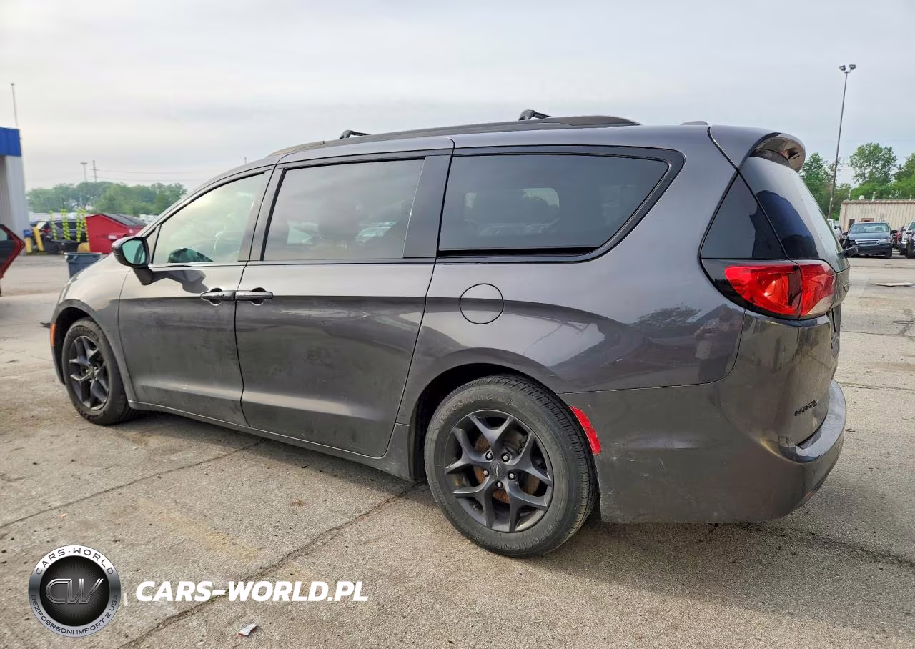 2018 Chrysler Pacifica Touring L Plus VIN:2C4RC1EG4JR227628 - 2