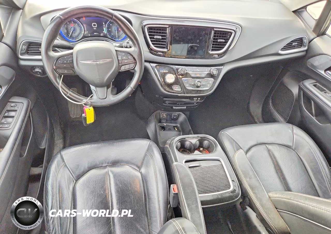 2018 Chrysler Pacifica Touring L Plus VIN:2C4RC1EG4JR227628 - 8