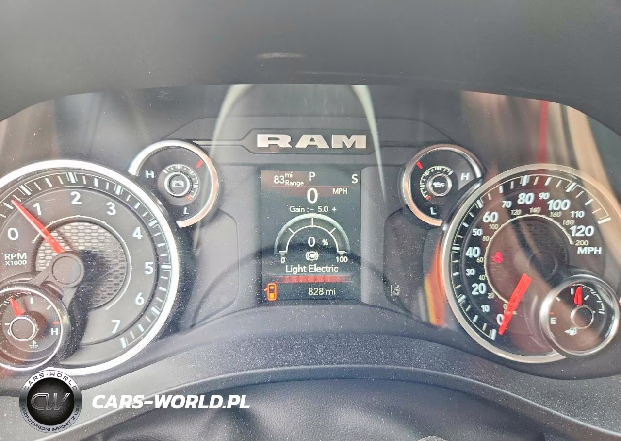 2025 Ram 1500 Tradesman VIN:1C6SRFGP8SN683633 - 9