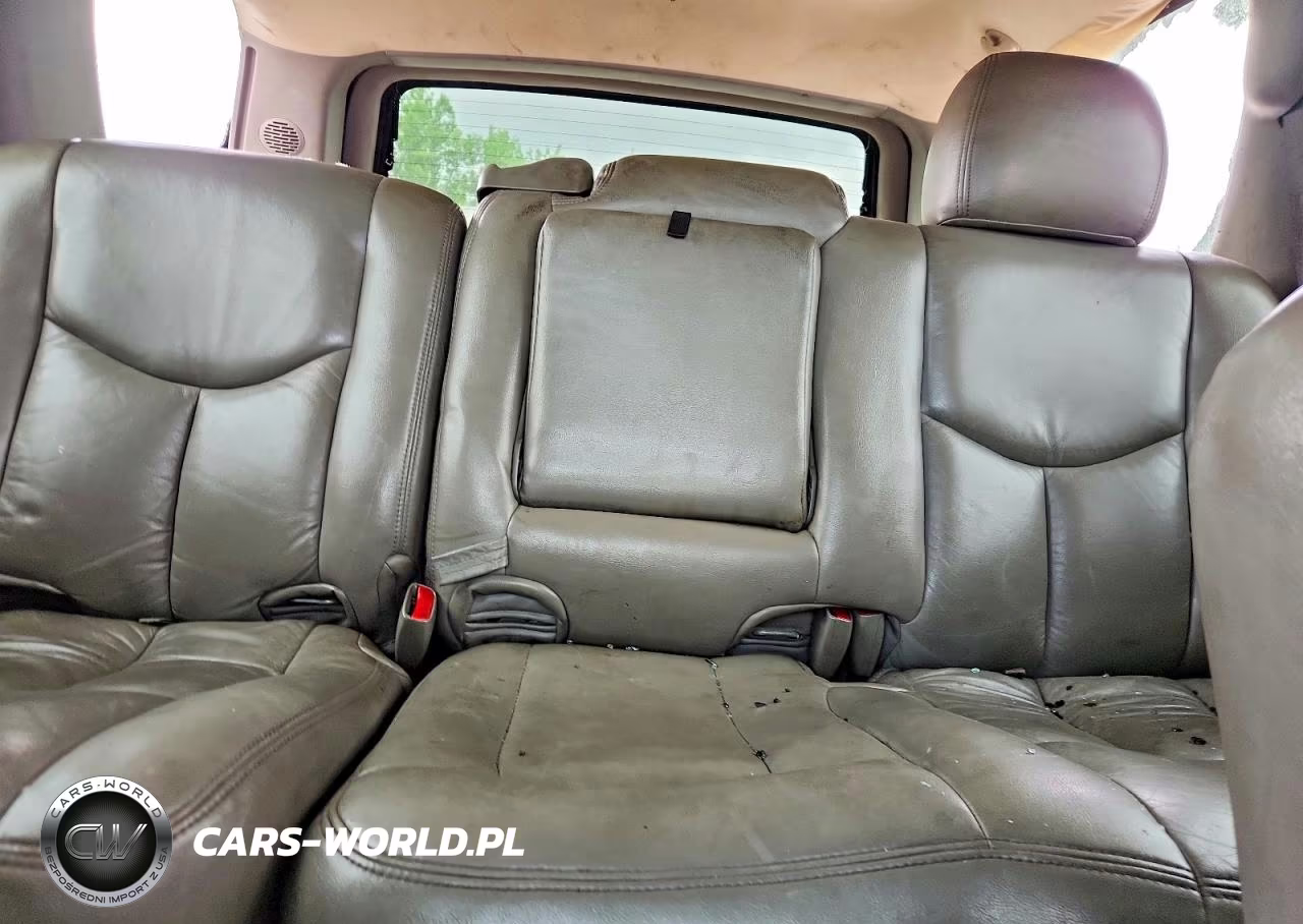 2005 Chevrolet Tahoe C1500 VIN:1GNEC13V25J112852 - 10